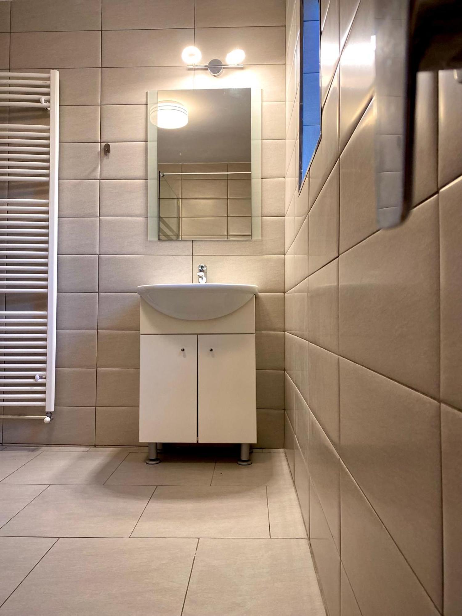 Casa Topazz Târgu Jiu Zewnętrze zdjęcie