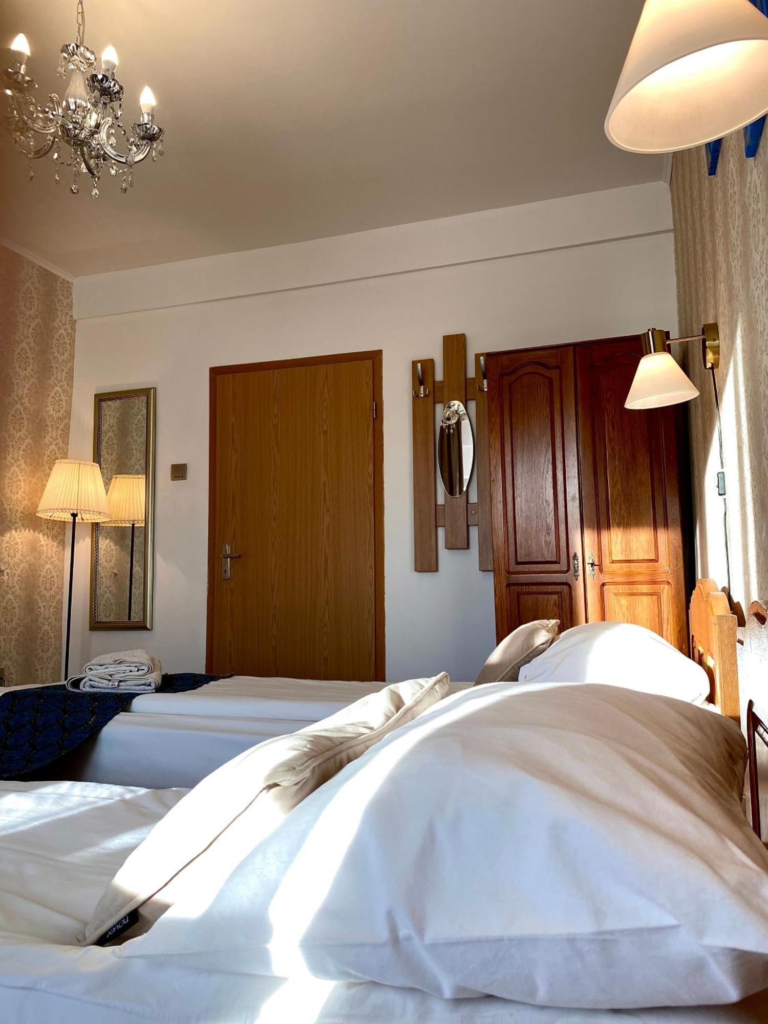 Casa Topazz Târgu Jiu Zewnętrze zdjęcie