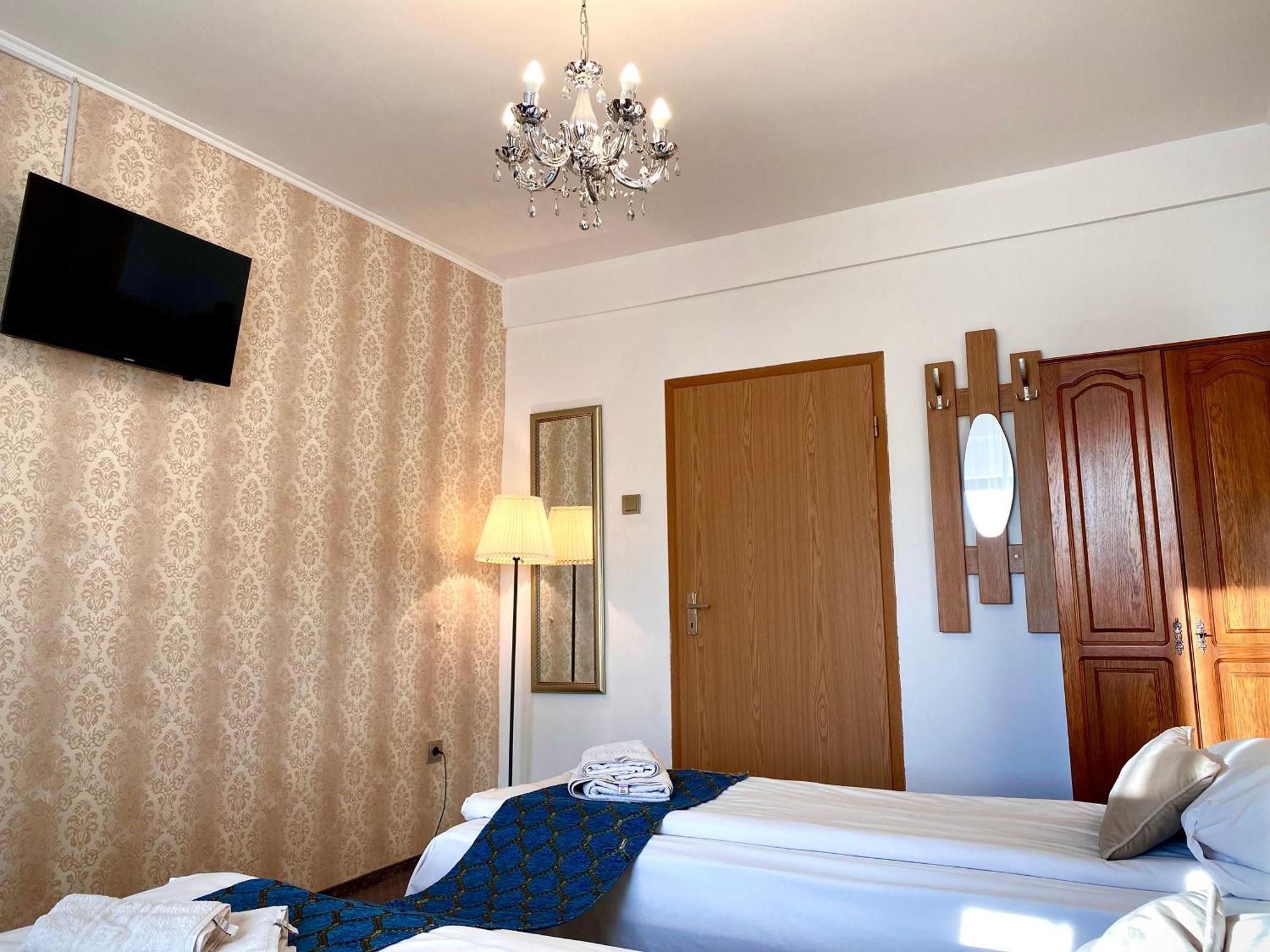 Casa Topazz Târgu Jiu Zewnętrze zdjęcie